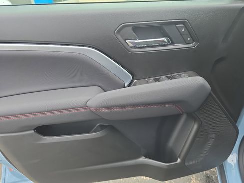 New 2025 Chevrolet Colorado Z71 image 9