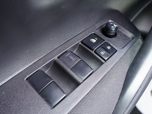 Used 2022 Toyota Corolla LE image 16