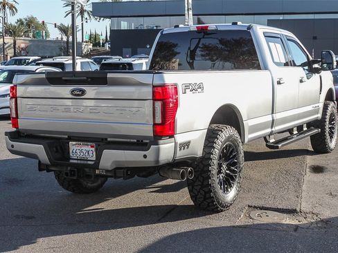 Used 2022 Ford F350 Lariat w/ Black Appearance Package image 9