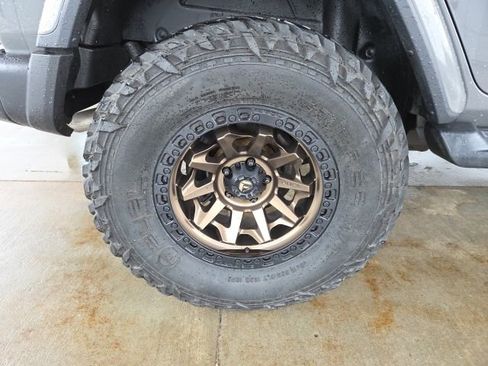 Used 2020 Jeep Wrangler Unlimited Sahara image 77