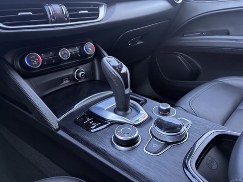 Used 2024 Alfa Romeo Stelvio Sprint image 17