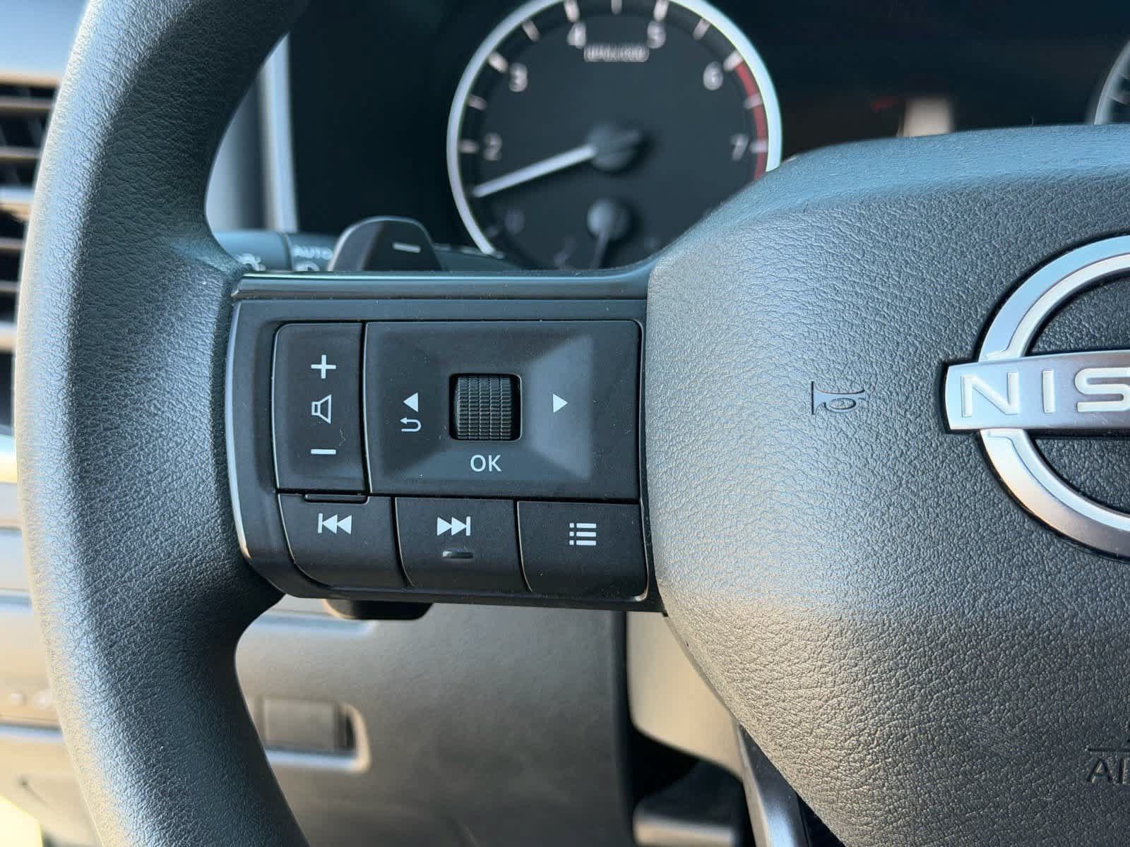 Certified 2025 Nissan Rogue S FWD image 13