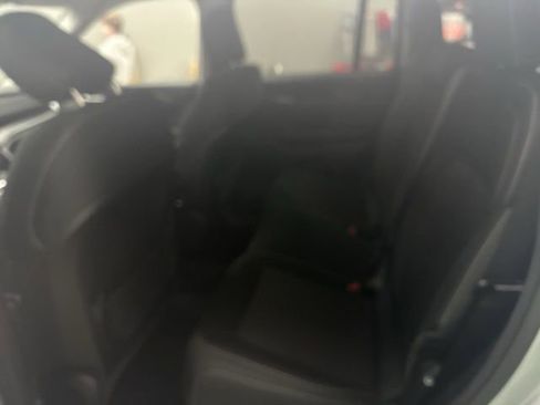 Used 2023 Jeep Grand Cherokee Laredo image 16