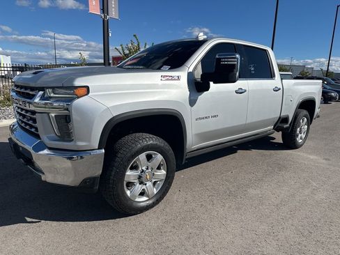 Used 2022 Chevrolet Silverado 2500 LTZ w/ LTZ Plus Package AWD/4WD image 2