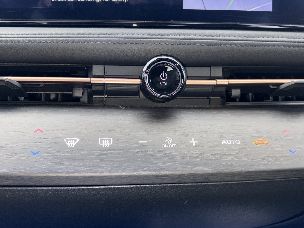 Certified 2024 Nissan Ariya AWD image 6