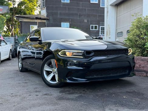 Used 2015 Dodge Charger SE w/ Sport Appearance Group RWD image 25
