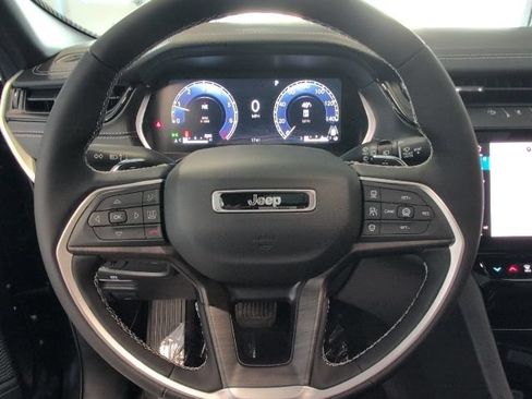 New 2026 Jeep Grand Cherokee Altitude AWD/4WD image 18