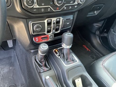 Used 2019 Jeep Wrangler Unlimited Rubicon AWD/4WD image 24