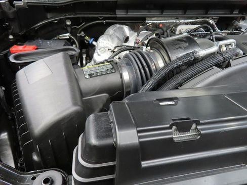 Used 2025 Chevrolet Silverado 2500 LT image 31