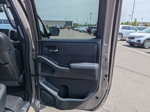 Used 2022 Nissan Frontier PRO-4X w/ Pro-4X Premium Package AWD/4WD image 36