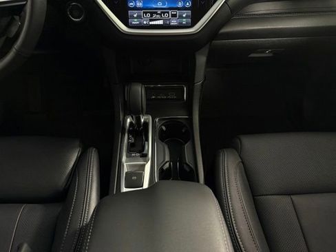 Used 2024 Subaru Ascent Limited w/ Technology Package AWD/4WD image 25