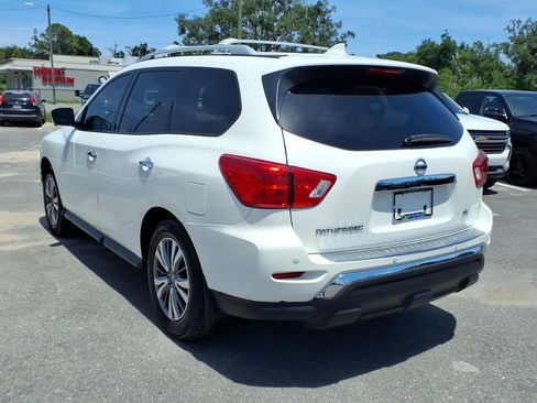 Used 2020 Nissan Pathfinder SL FWD image 5