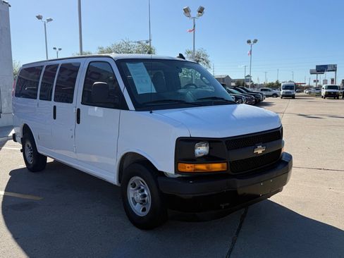Used 2017 Chevrolet Express 2500 LS image 5