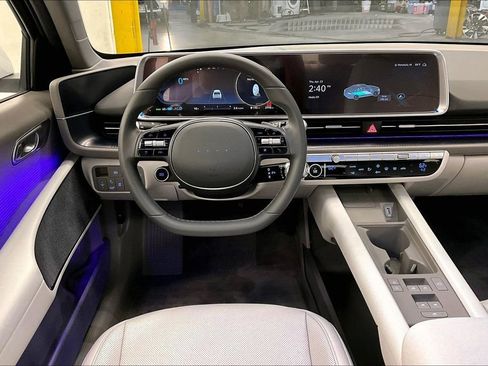 Used 2025 Hyundai Ioniq 6 SEL RWD image 4