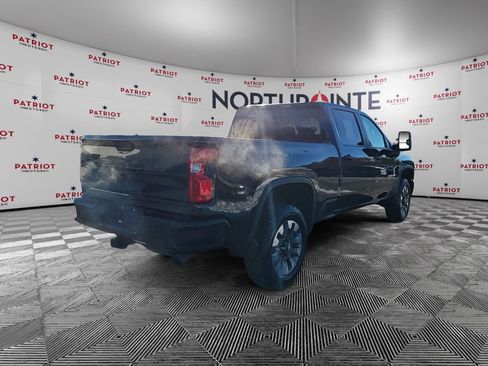 Used 2024 Chevrolet Silverado 2500 Custom w/ Custom Value Package image 7