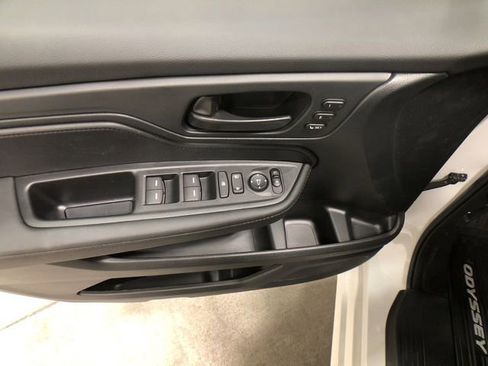Used 2023 Honda Odyssey Sport image 17