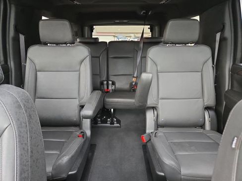 Used 2024 Chevrolet Suburban LT w/ LT Signature Package AWD/4WD image 28