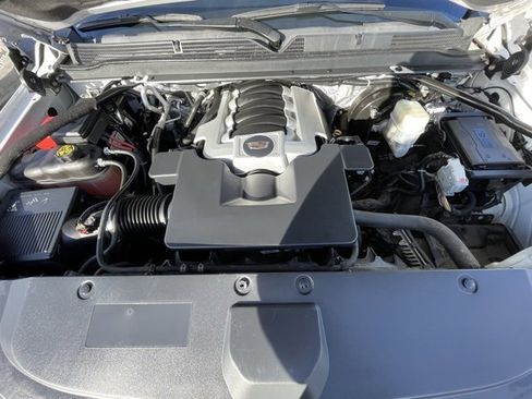 Certified 2016 Cadillac Escalade Premium image 23