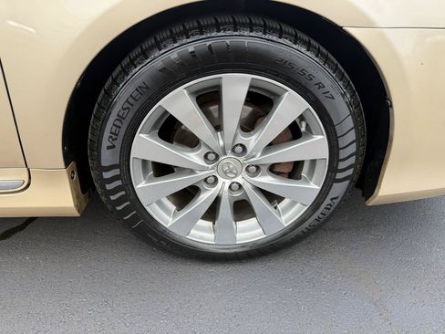 Used 2011 Toyota Avalon Limited FWD image 13