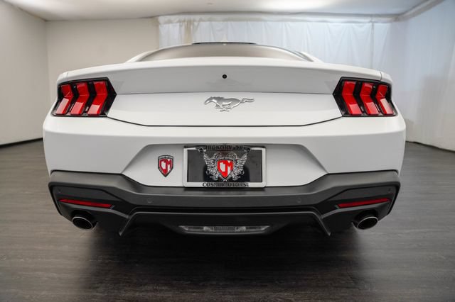 Used 2025 Ford Mustang Coupe RWD image 33