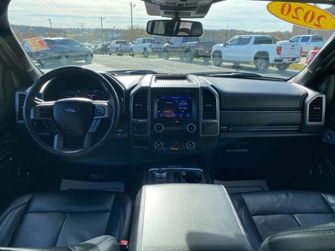 Used 2020 Ford Expedition XLT w/ Equipment Group 202A AWD/4WD image 23