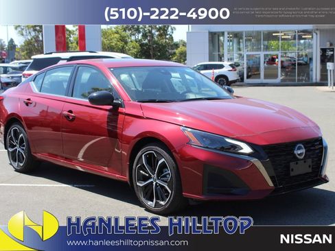New 2025 Nissan Altima 2.5 SR w/ SR Premium Package FWD image 5