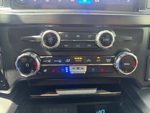 Used 2024 Ford F250 Lariat w/ Tremor Off-Road Package AWD/4WD image 20