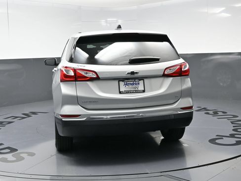 Used 2018 Chevrolet Equinox LT FWD image 8