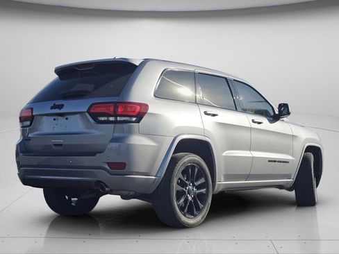 Used 2021 Jeep Grand Cherokee Laredo X AWD/4WD image 24