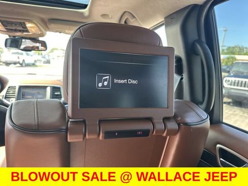 Used 2016 Jeep Grand Cherokee Summit w/ Platinum Series Group AWD/4WD image 17