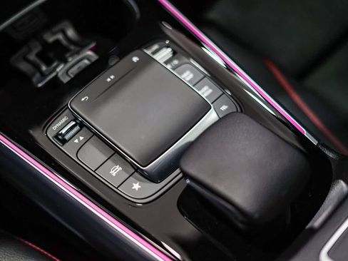 Certified 2022 Mercedes-Benz GLA 250 4MATIC image 24