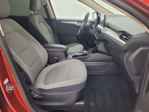 Used 2020 Ford Escape SE image 21