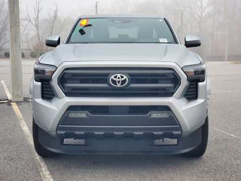 Certified 2024 Toyota Tacoma SR5 image 2