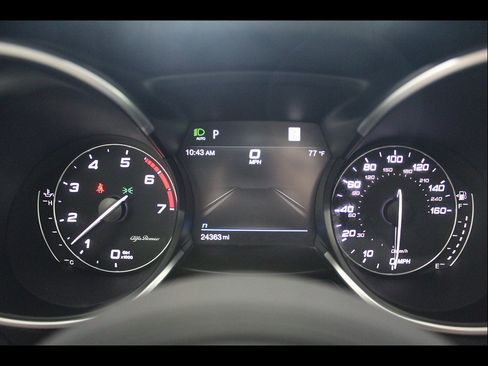 Used 2022 Alfa Romeo Stelvio Veloce AWD/4WD image 32