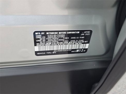 Used 2025 Mitsubishi Outlander SE image 36