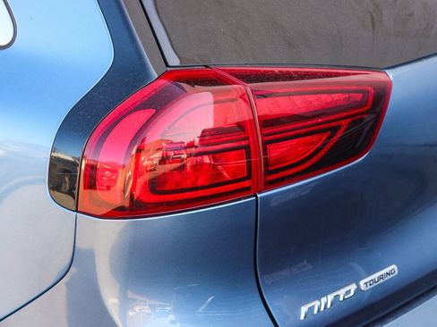 Used 2021 Kia Niro Touring SE FWD image 11