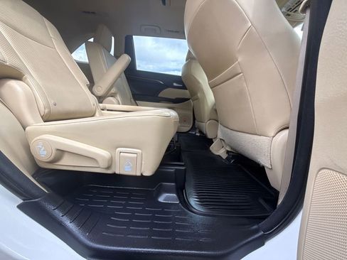 Used 2015 Toyota Highlander Limited w/ Driver Technology Package image 26