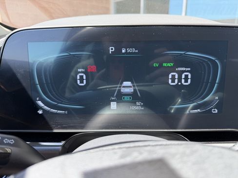 Used 2025 Kia Niro EX FWD image 17