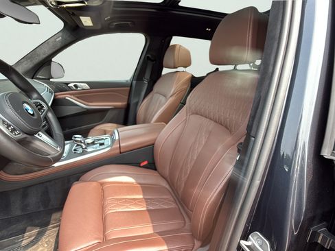 Used 2022 BMW X7 M50i w/ Dynamic Handling Package AWD/4WD image 19