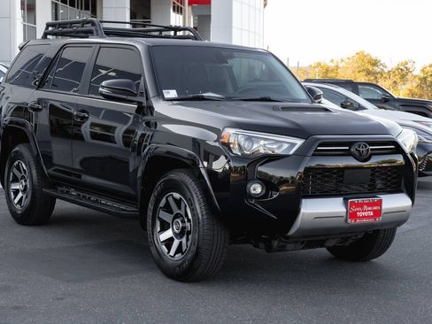 Certified 2024 Toyota 4Runner TRD Off-Road Premium w/ Moonroof Package AWD/4WD image 3