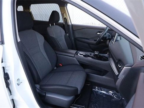 Certified 2023 Nissan Rogue SV image 25