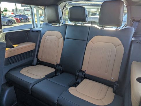 Used 2023 Land Rover Defender 130 X image 9