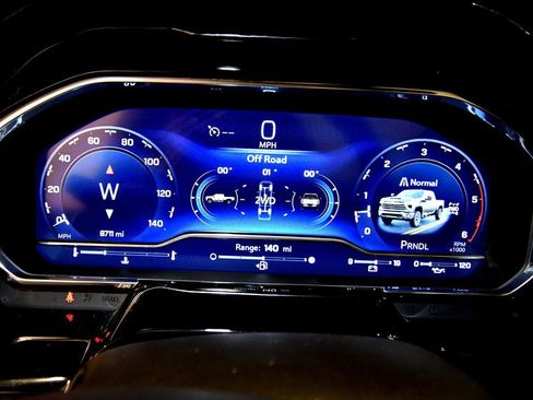 Used 2024 Chevrolet Silverado 2500 LT w/ Convenience Package image 18