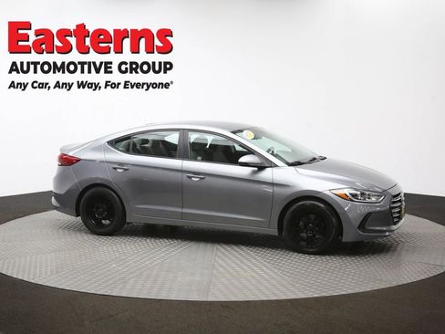 Used 2017 Hyundai Elantra SE w/ Cargo Package image 43