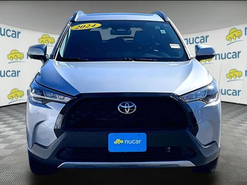 Used 2024 Toyota Corolla Cross LE w/ Moonroof Package image 2