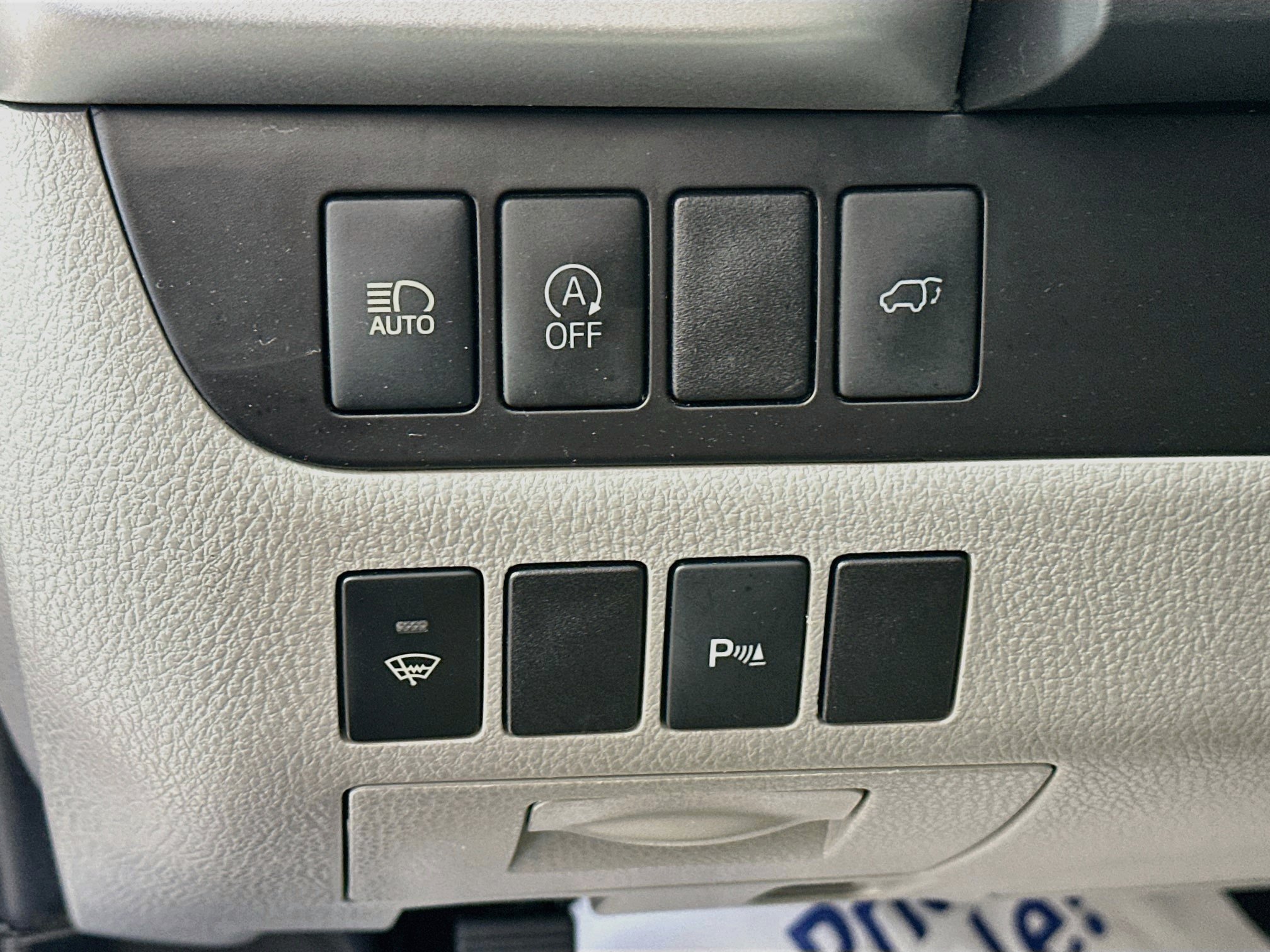 Used 2019 Toyota Highlander Limited w/ Carpet Mat Package (TMS) AWD/4WD image 10