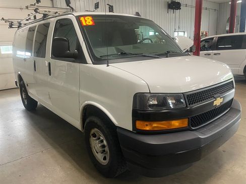 Used 2018 Chevrolet Express 3500 w/ Driver Convenience Package RWD image 4