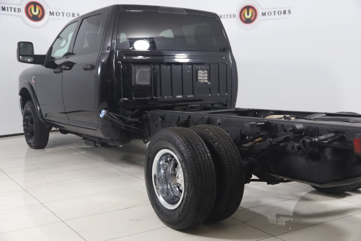 Used 2023 RAM 3500 Tradesman w/ Chrome Appearance Group AWD/4WD image 19