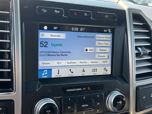Used 2017 Ford F150 Platinum w/ Equipment Group 701A Luxury AWD/4WD image 18