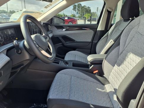 New 2026 Volkswagen Tiguan S image 9